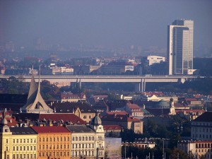 800px-Nuselský_most,_z_Kinského_zahrady